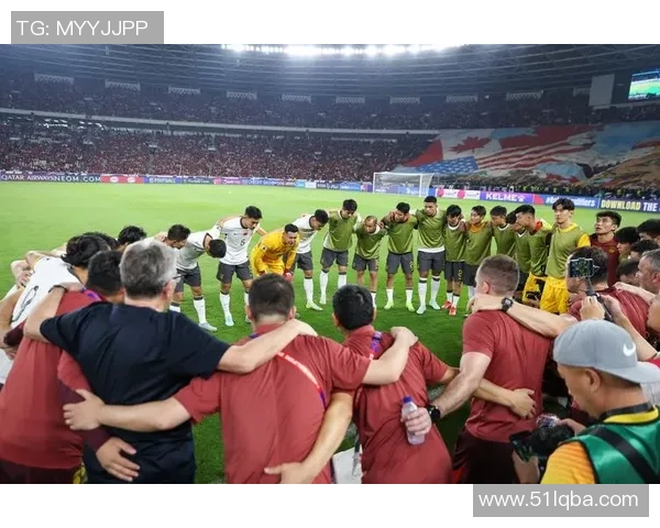 文化素养与足球技艺兼备的明星球员探讨与分析